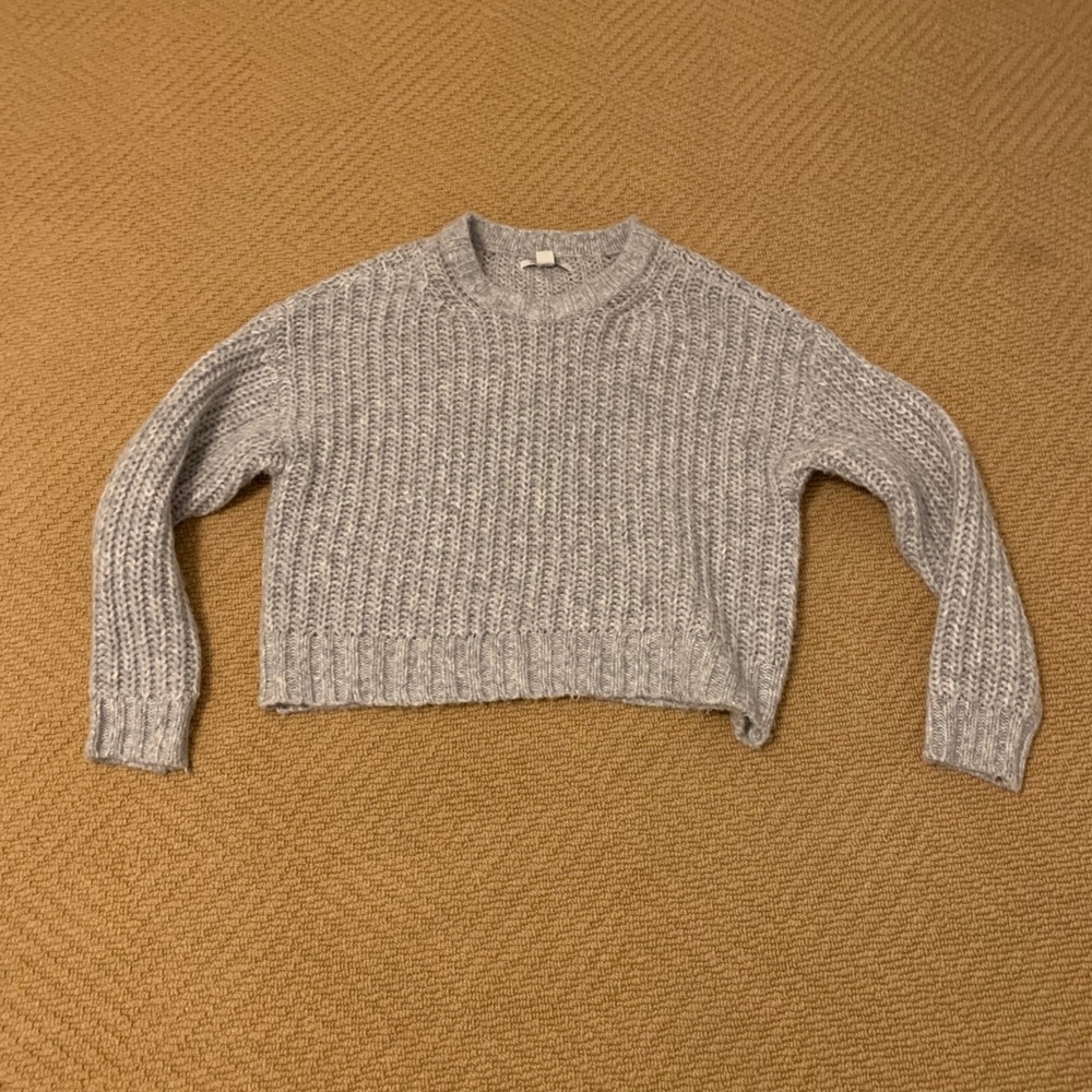 Cropped grey sweater
